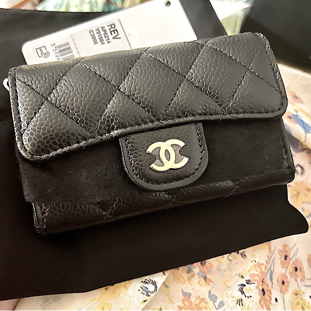 SOLD! NWT 2022 Chanel Caviar Quilted Card Case